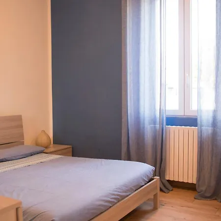 Domus Vicina Al Centro Storico Apartment Pavia Exterior photo